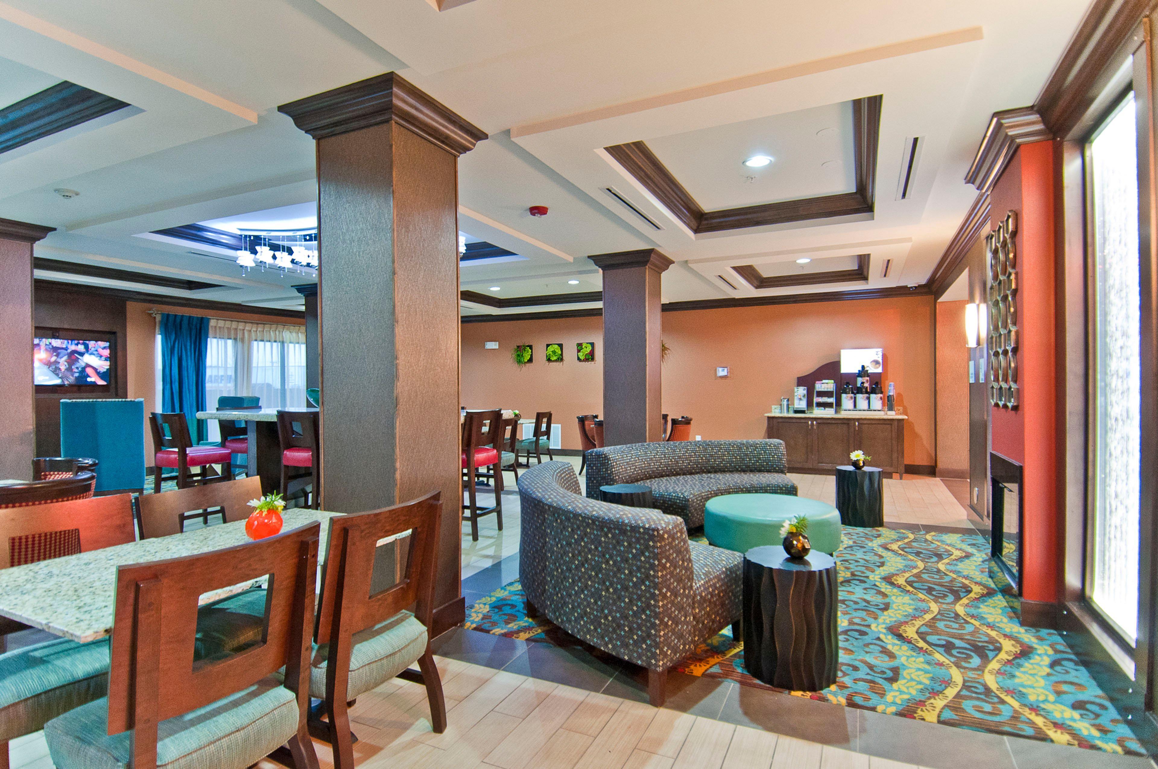 Holiday Inn Express & Suites San Antonio Frost Bank Center By Ihg Exteriér fotografie