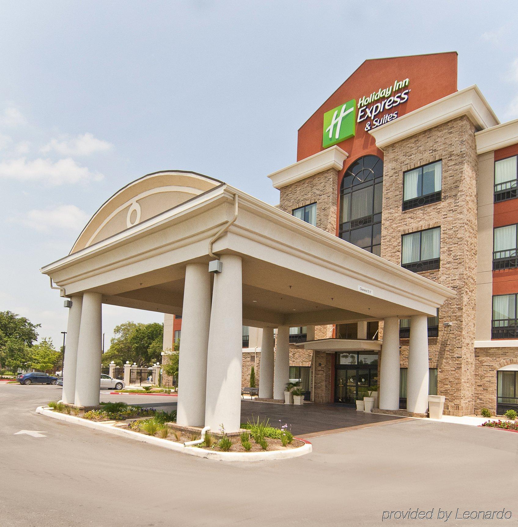Holiday Inn Express & Suites San Antonio Frost Bank Center By Ihg Exteriér fotografie